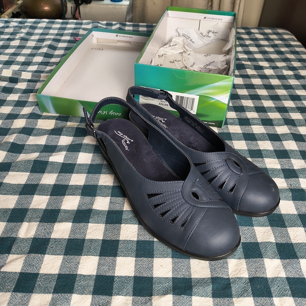 Vintage easy Street navy blue Adler slingback cutout sandals